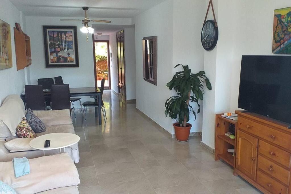 Planta Baja Cerca De La Playa Casares Costa Appartement Buitenkant foto